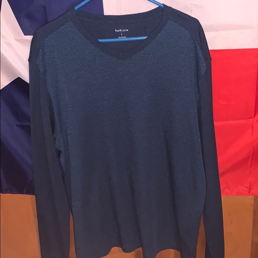 Van Heusen blue long sleeve shirt